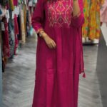 Elegant Kashmiri Embroidered Cotton Kurti Set with Malmal Dupatta | Summer Wear Collection - Pink